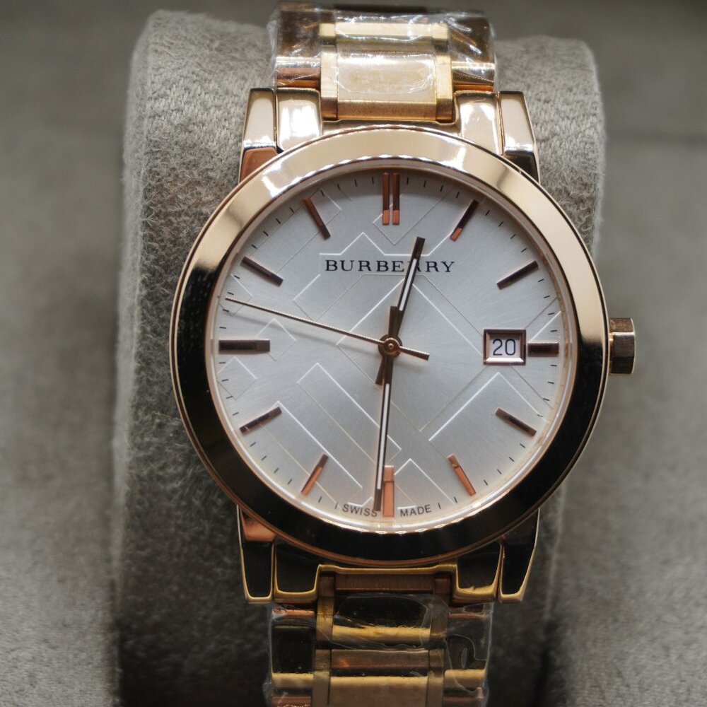 Burberry Bu9004  Rose Gold Tone stainless Steel Unisex Watch